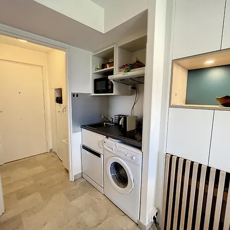 Apartment Superbe Studio, Piscine 330l Giov